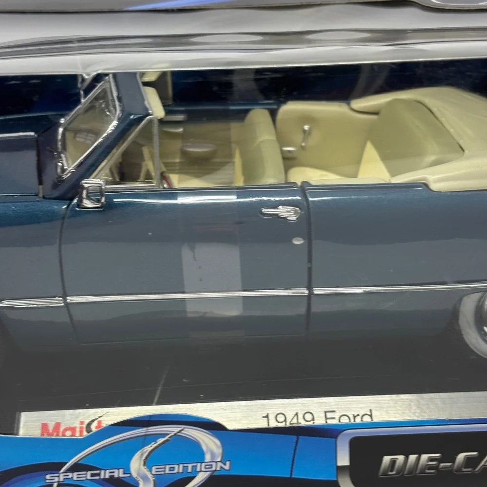 1949 Ford Convertible Blue 1:18 Maisto Special Edition Diecast Open Box
